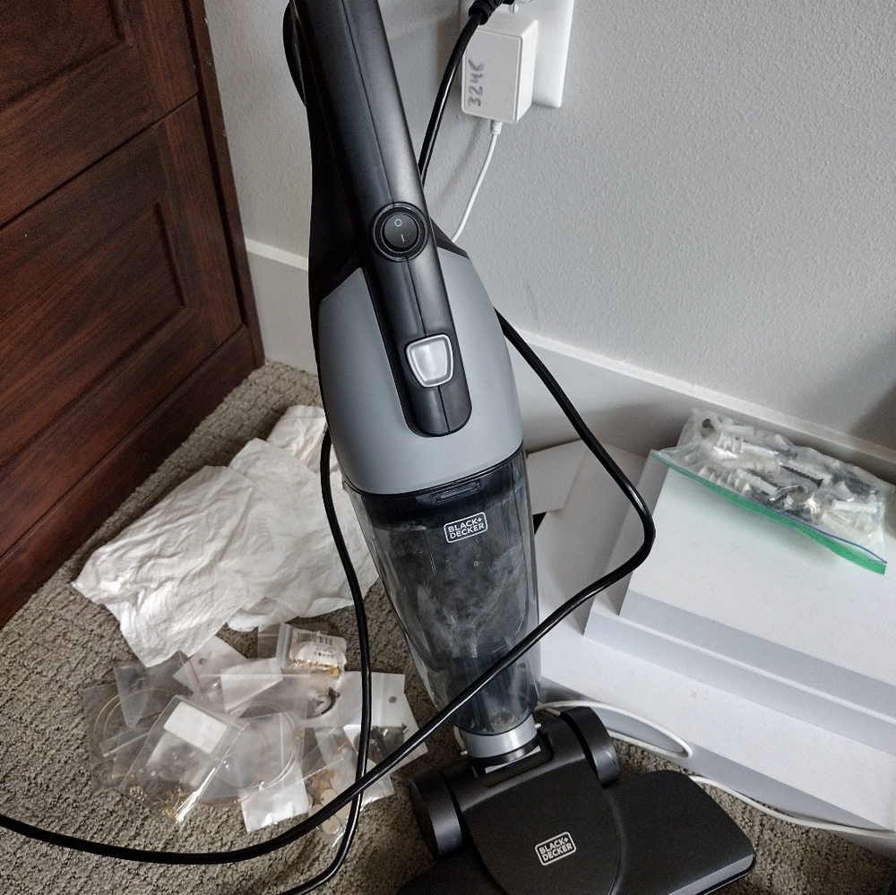 Tiny Black & Decker vacuum cleaner, swivel Head, collapses into a hand vac